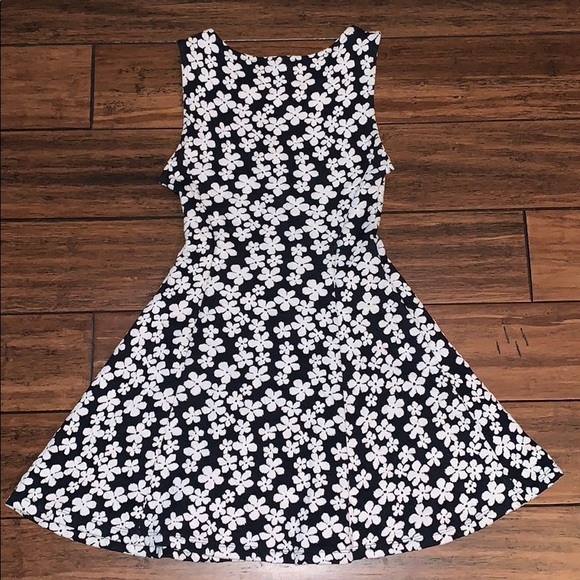 H&M Floral Dress - Picture 2 of 3